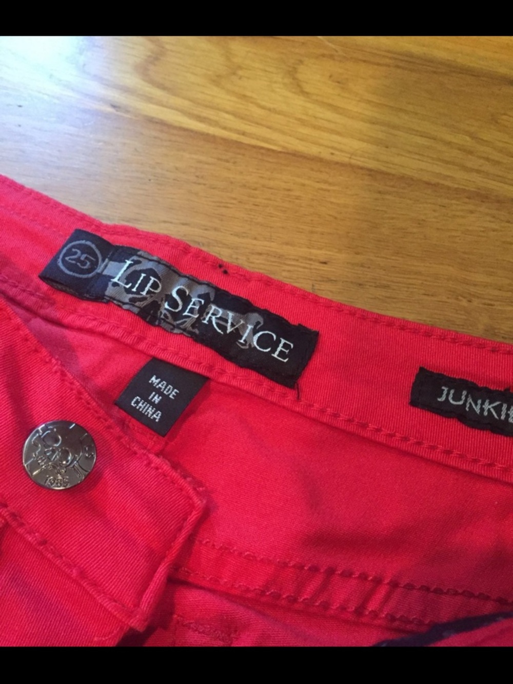 Lip service punk skull dagger rock jean red sz 25 - Picture 3 of 4
